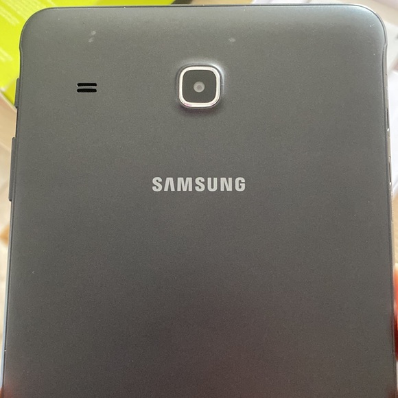 Samsung Galaxy Tab E -16GB- Black Tablet, Leather Case, Stylus, Screen Protector - Picture 5 of 11